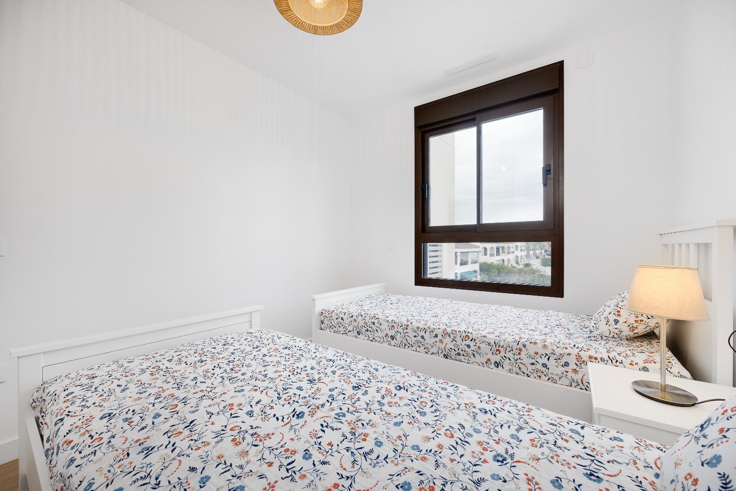  Brandneues Penthouse mit privatem Solarium in Villamartín, PAU 8 Orihuela Costa.  Entdecken Sie diese dritte Etage Penthouse mit Aufzug, in der belie