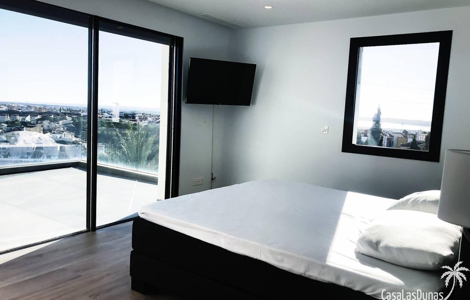  Moderne und luxuriöse Neubauvilla mit wunderschönem Meerblick in Ciudad Quesada und nur wenige Gehminuten von verschiedenen Einrichtungen wie Geschäf