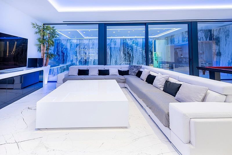  Diese exklusive Villa befindet sich in der schönen Stadt Calpe und bietet eine privilegierte Umgebung nur 1 km vom Meer entfernt. Entworfen für dieje