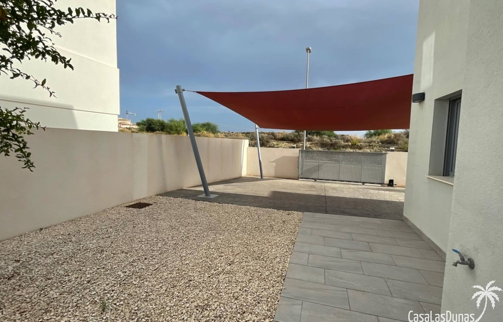  Diese Luxusvillen werden in Benijofar gebaut. Die Fotos zeigen eine Reihe von Optionen, daher kann Ihre Wahl leicht abweichen.
 Die Häuser verfügen ü