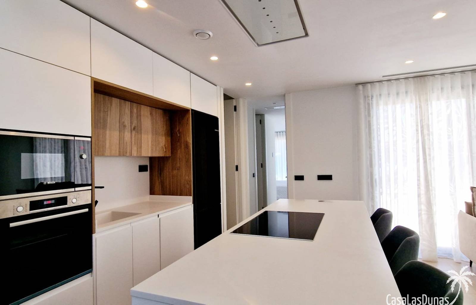  Eine Gelegenheit! Hier haben wir ein modernes, schlüsselfertiges Haus, das komplett möbliert verkauft wird. Das Haus ist mit Klimaanlage, Geräten, Mö