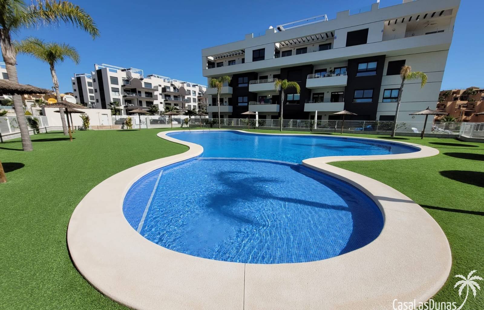 Orihuela Costa:  Wir bieten Ihnen eine komfortable und bestens ausgestattete Unterkunft, ideal für einen erholsamen Urlaub oder als dauerhafter Wohnsitz. Das Objekt b 