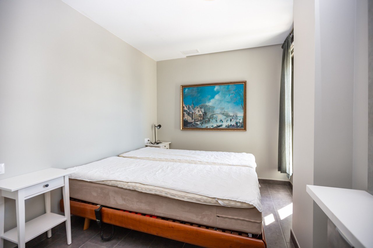  Erleben Sie luxuriöses Leben an der Küste in diesem atemberaubenden Penthouse-Wohnung zum Verkauf in der begehrten Gegend von Villamartin. Eigentlich