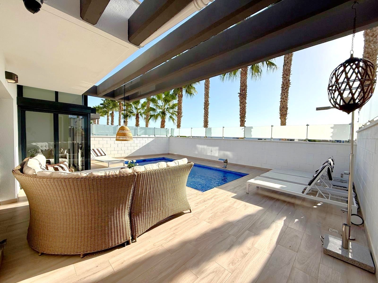   Modern and superbly presented detached villa with heated private pool in a gated residential area at 1,5 km distance to supermarket, restaurants, ba