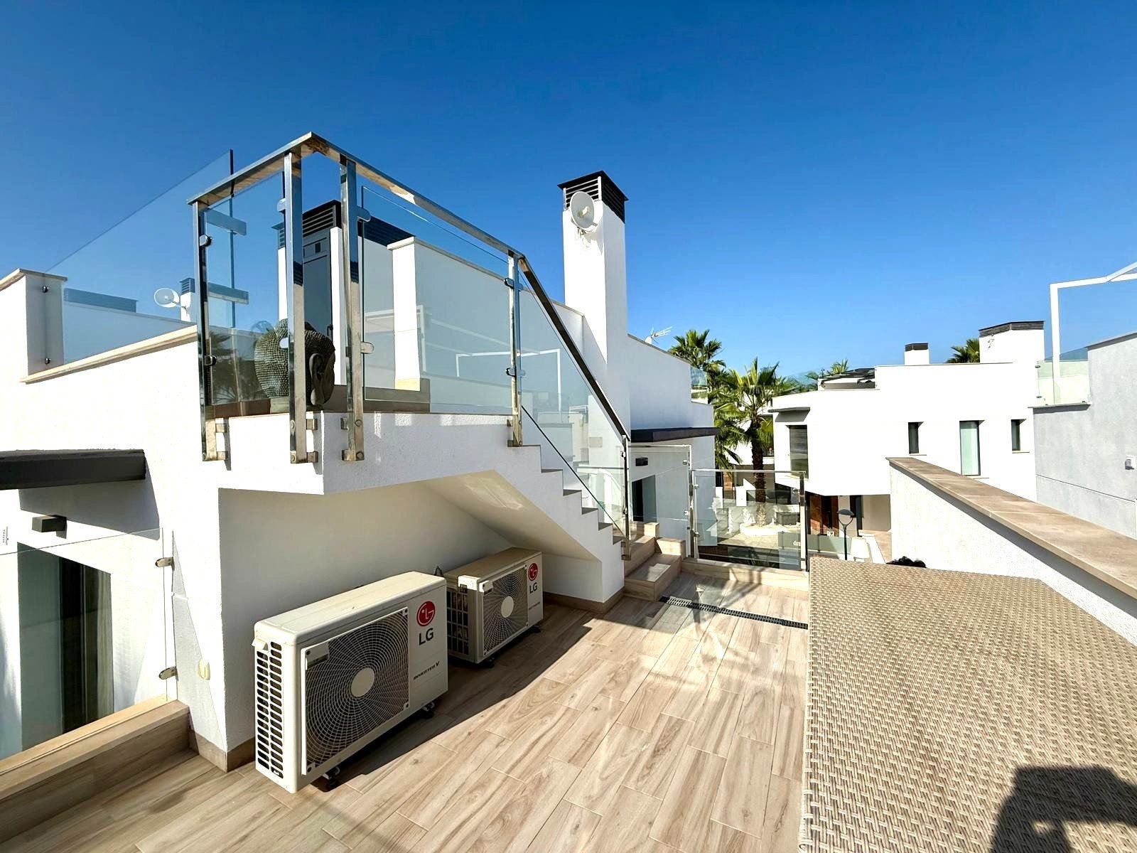   Modern and superbly presented detached villa with heated private pool in a gated residential area at 1,5 km distance to supermarket, restaurants, ba