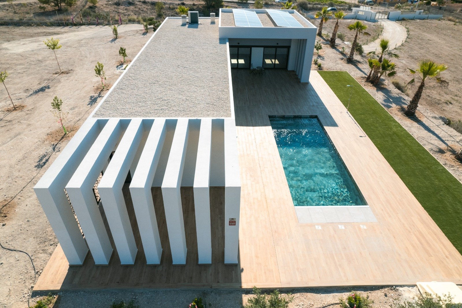  Im charmanten Ort El Pinós gelegen, bietet diese exklusive unabhängige Immobilie eine ruhige und einladende Umgebung. Sie wurde für diejenigen entwor