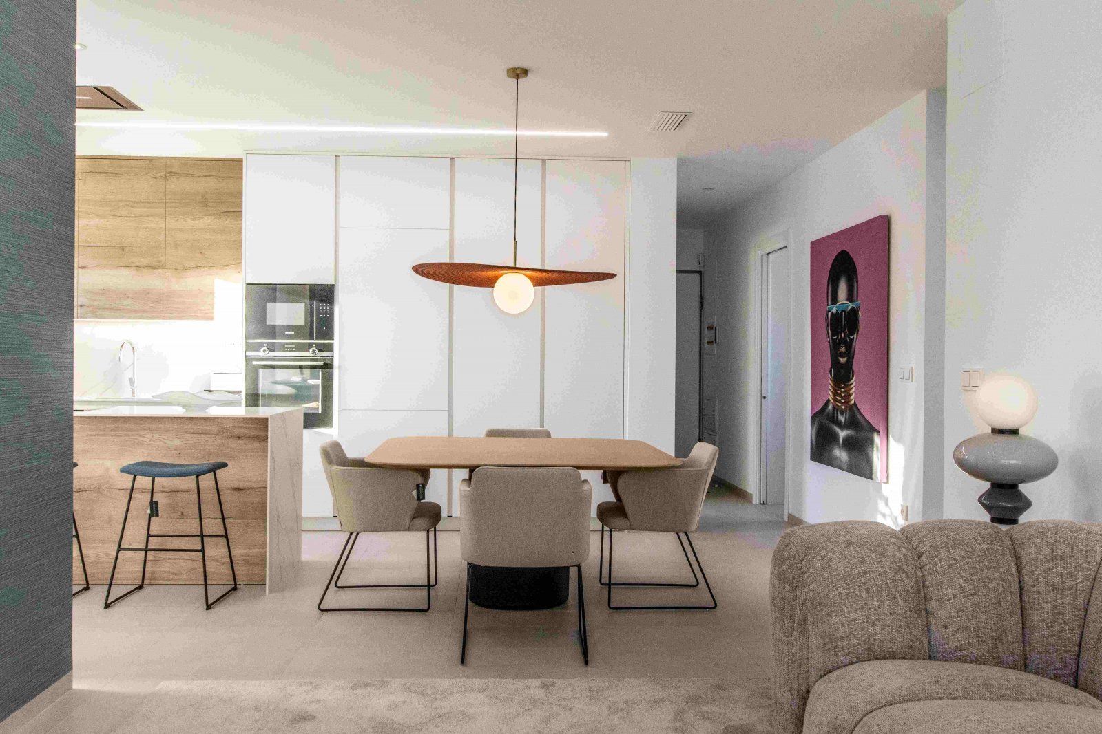  Exklusive Wohnanlage in einer der privilegiertesten Gegenden von Finestrat, nur wenige Minuten von den Stränden von Benidorm entfernt. Dieser Komplex