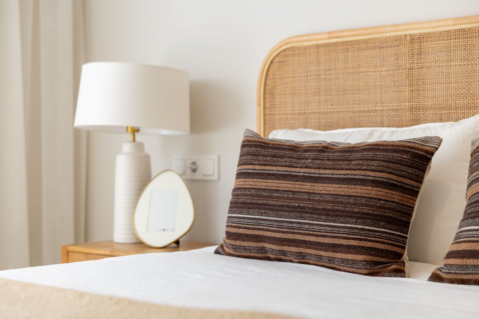  In der wunderschönen Stadt Calpe gelegen, bietet diese exklusive Wohnanlage eine Auswahl von 31 hochwertigen Wohnungen, darunter Apartments und Penth