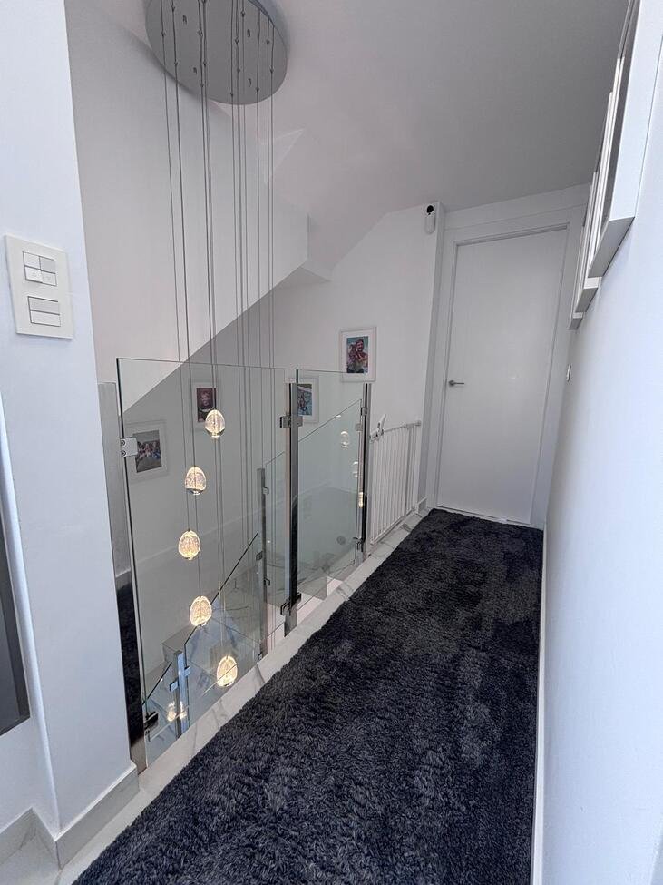   Beautiful 5-Bedroom Contemporary Villa with Heated Pool&amp;nbsp;
This stunning southwest-facing corner plot villa offers modern luxury, g