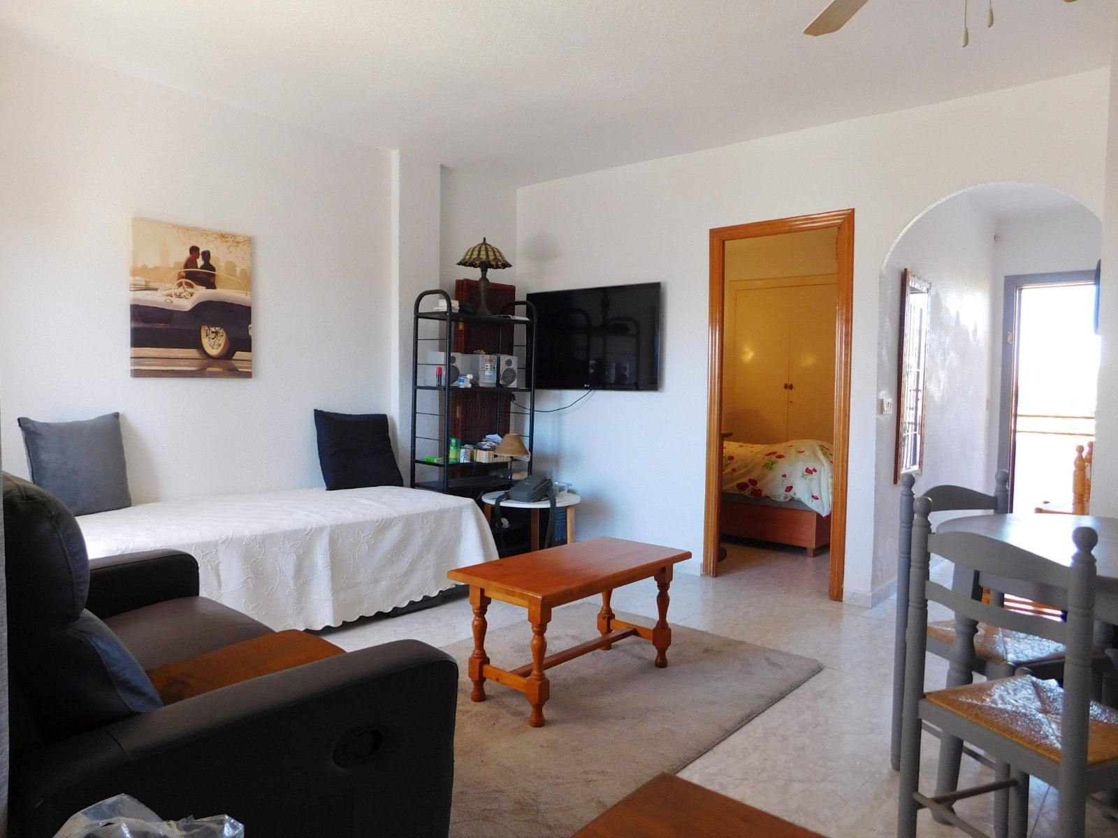   Looking for a lock up and leave property in the Orihuela Costa? Walking distance to all amenities? Well, we have the right one for you!! Here is a g