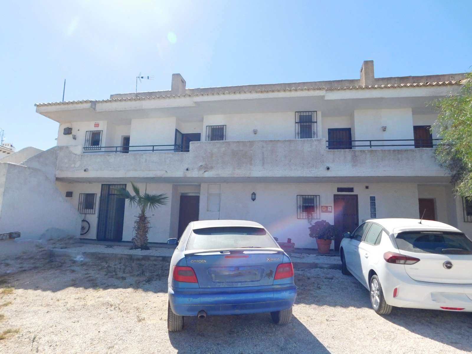   Looking for a lock up and leave property in the Orihuela Costa? Walking distance to all amenities? Well, we have the right one for you!! Here is a g