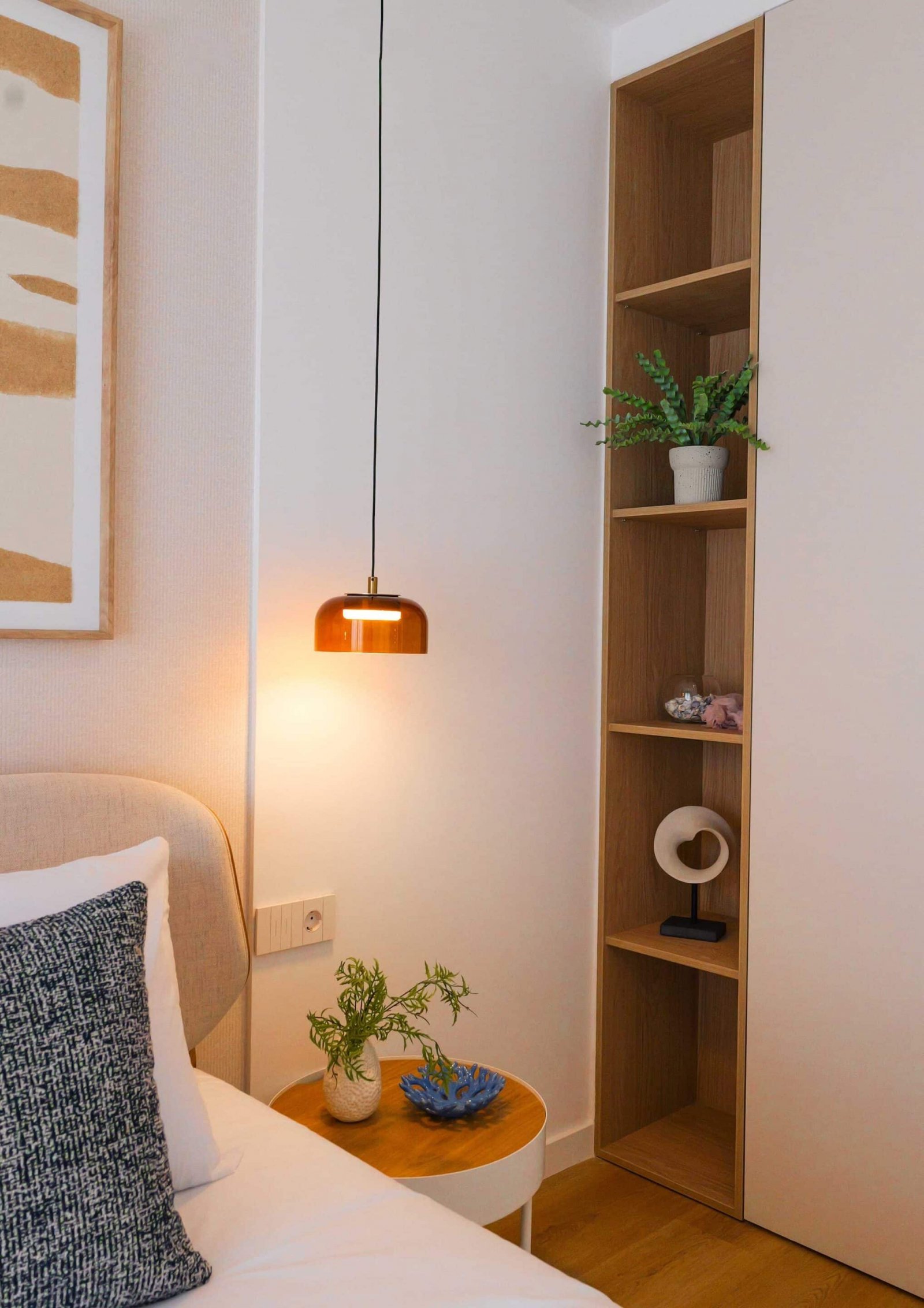  In der exklusiven Gegend von La Manga gelegen, bietet dieser Wohnkomplex ein einzigartiges Wohnerlebnis mit beeindruckendem Meerblick. Mit insgesamt 