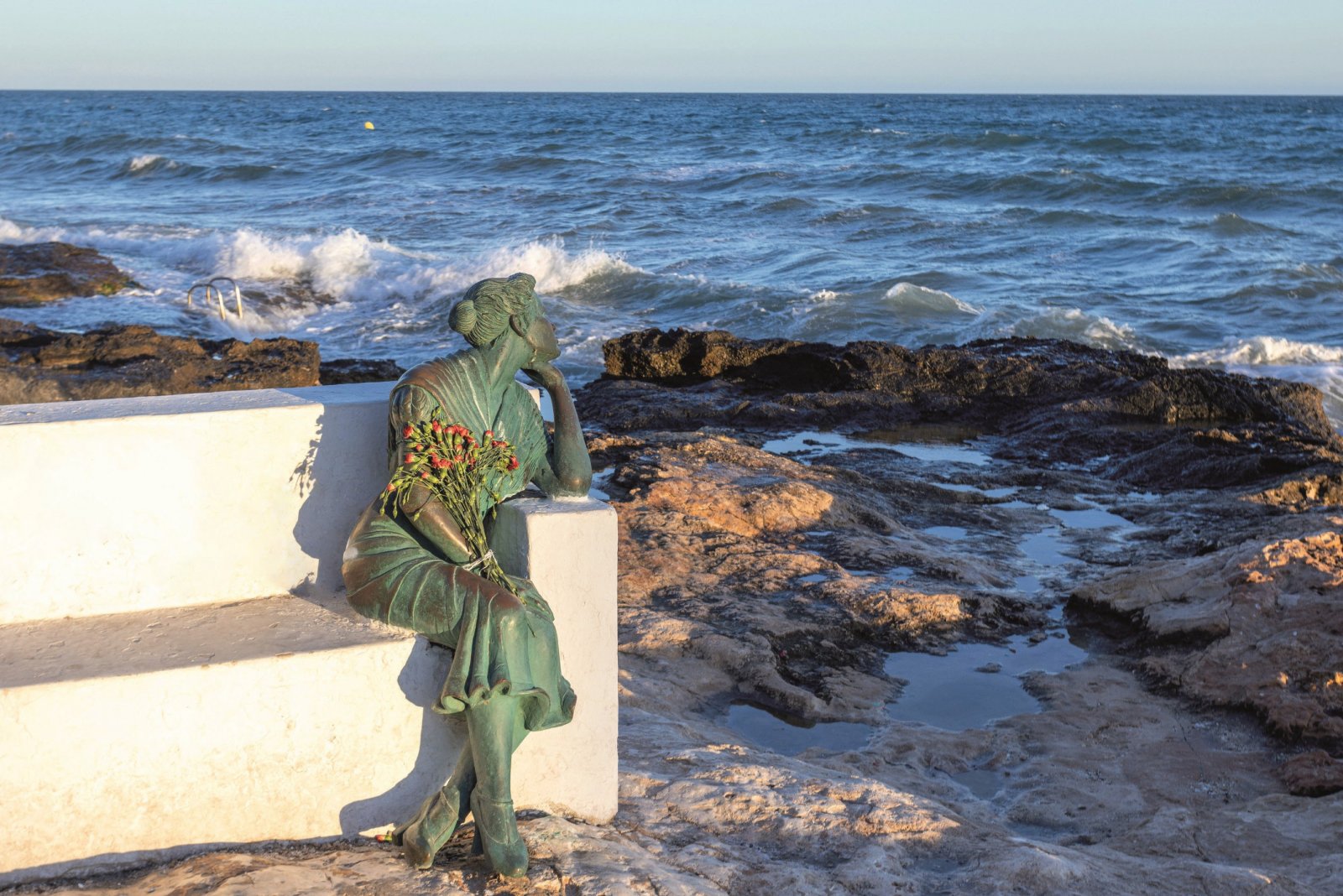  In der charmanten Stadt Torrevieja gelegen, bieten diese Bungalows eine ideale Umgebung für diejenigen, die ein komfortables und modernes Zuhause suc