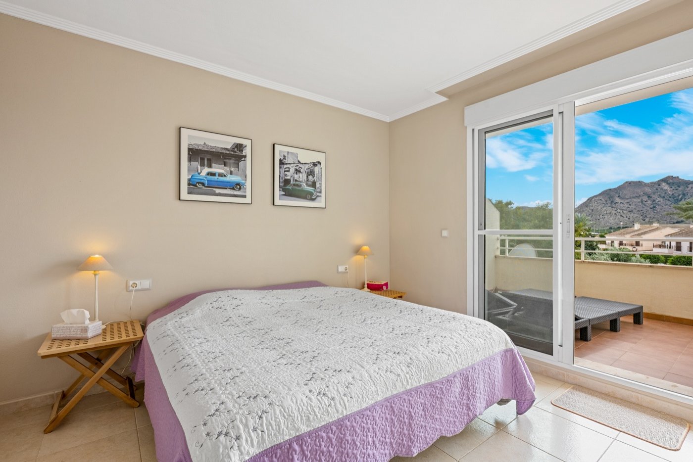   This beautifully maintained duplex apartment offers comfort, space, and pleasant natural light thanks to its south-facing location . The property fe