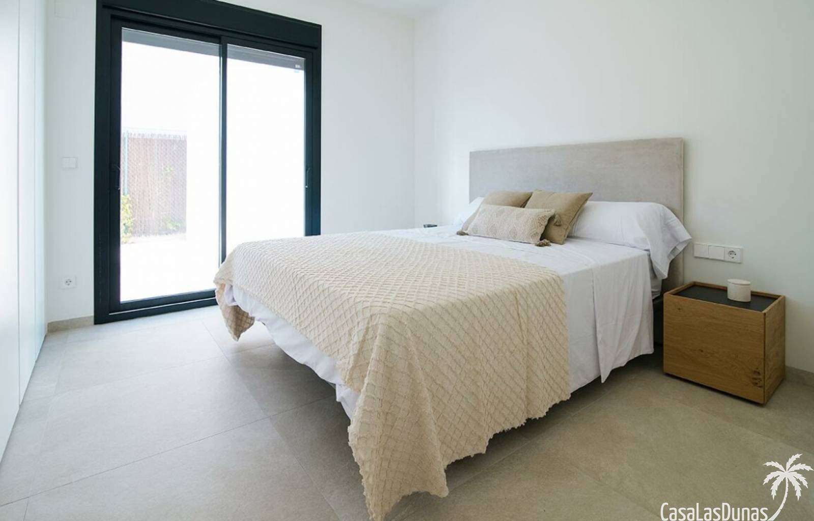  Dieses Projekt wird auf Grundstücken mit einer durchschnittlichen Größe von 435 Quadratmetern gebaut und liegt 200 Meter von einem Supermarkt, Restau