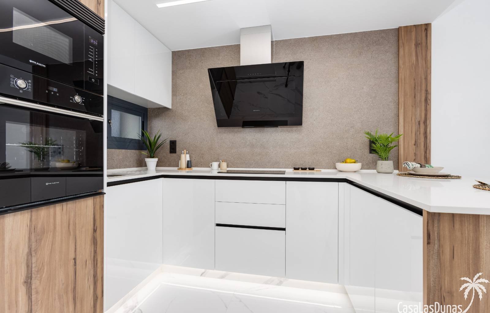  Oasis Beach XV ist ein Komplex von 130 Apartments, die die Wahl zwischen zwei oder drei Schlafzimmern und zwei Badezimmern haben, die um eine große G