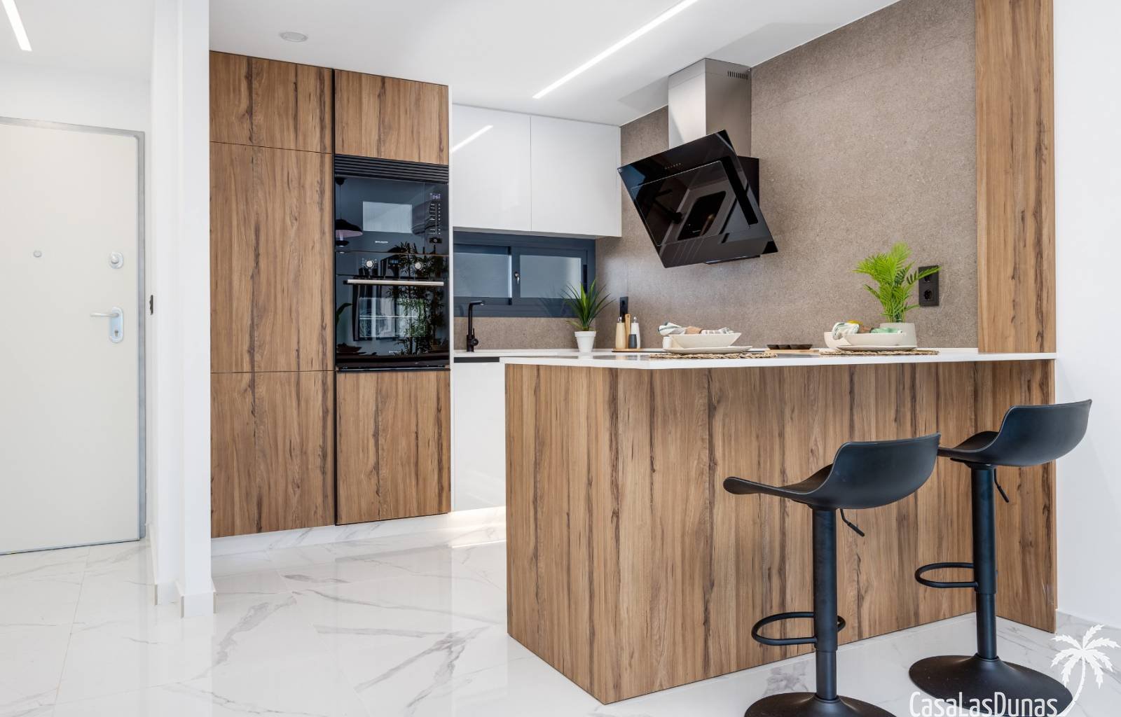  Oasis Beach XV ist ein Komplex von 130 Apartments, die die Wahl zwischen zwei oder drei Schlafzimmern und zwei Badezimmern haben, die um eine große G