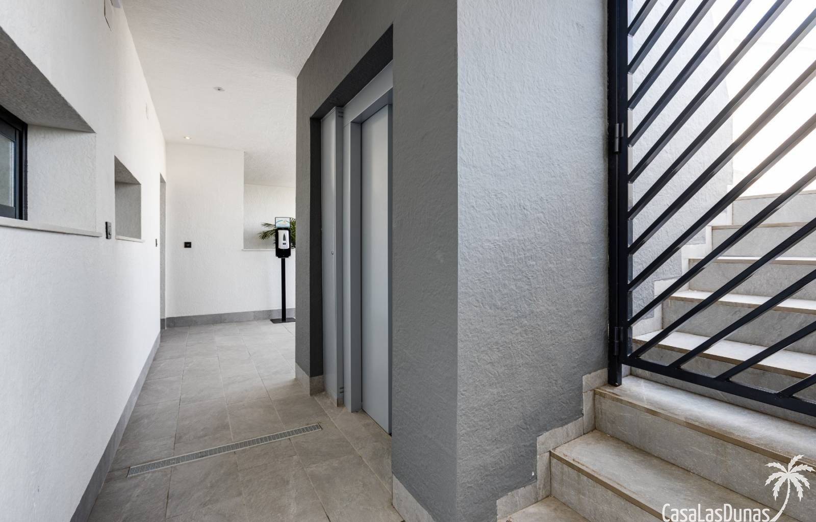  Oasis Beach XV ist ein Komplex von 130 Apartments, die die Wahl zwischen zwei oder drei Schlafzimmern und zwei Badezimmern haben, die um eine große G