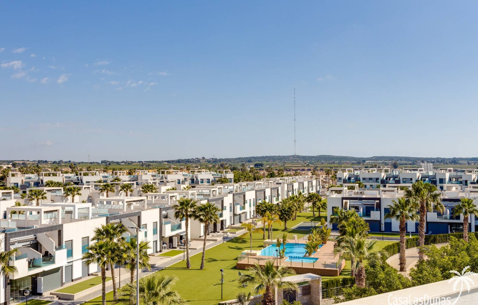  Oasis Beach XV ist ein Komplex von 130 Apartments, die die Wahl zwischen zwei oder drei Schlafzimmern und zwei Badezimmern haben, die um eine große G