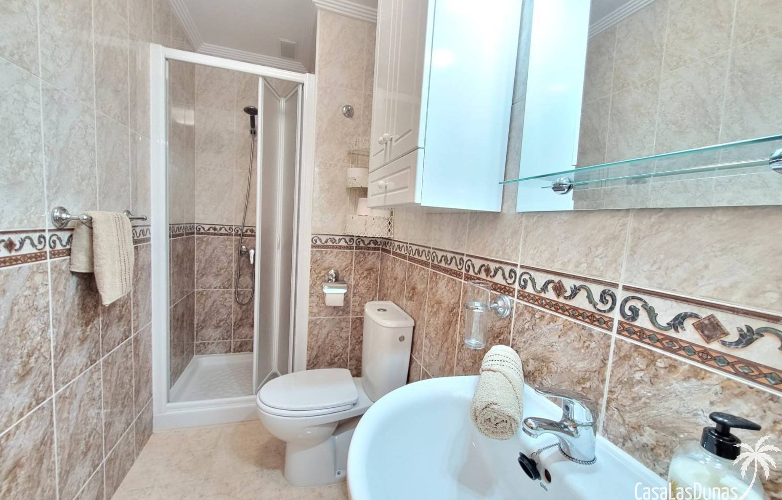  Dieses Ferienhaus im belebten Küstenort La Mata ist ein idealer Ausgangspunkt für einen erholsamen Urlaub. Mit seiner traditionellen spanischen Dekor