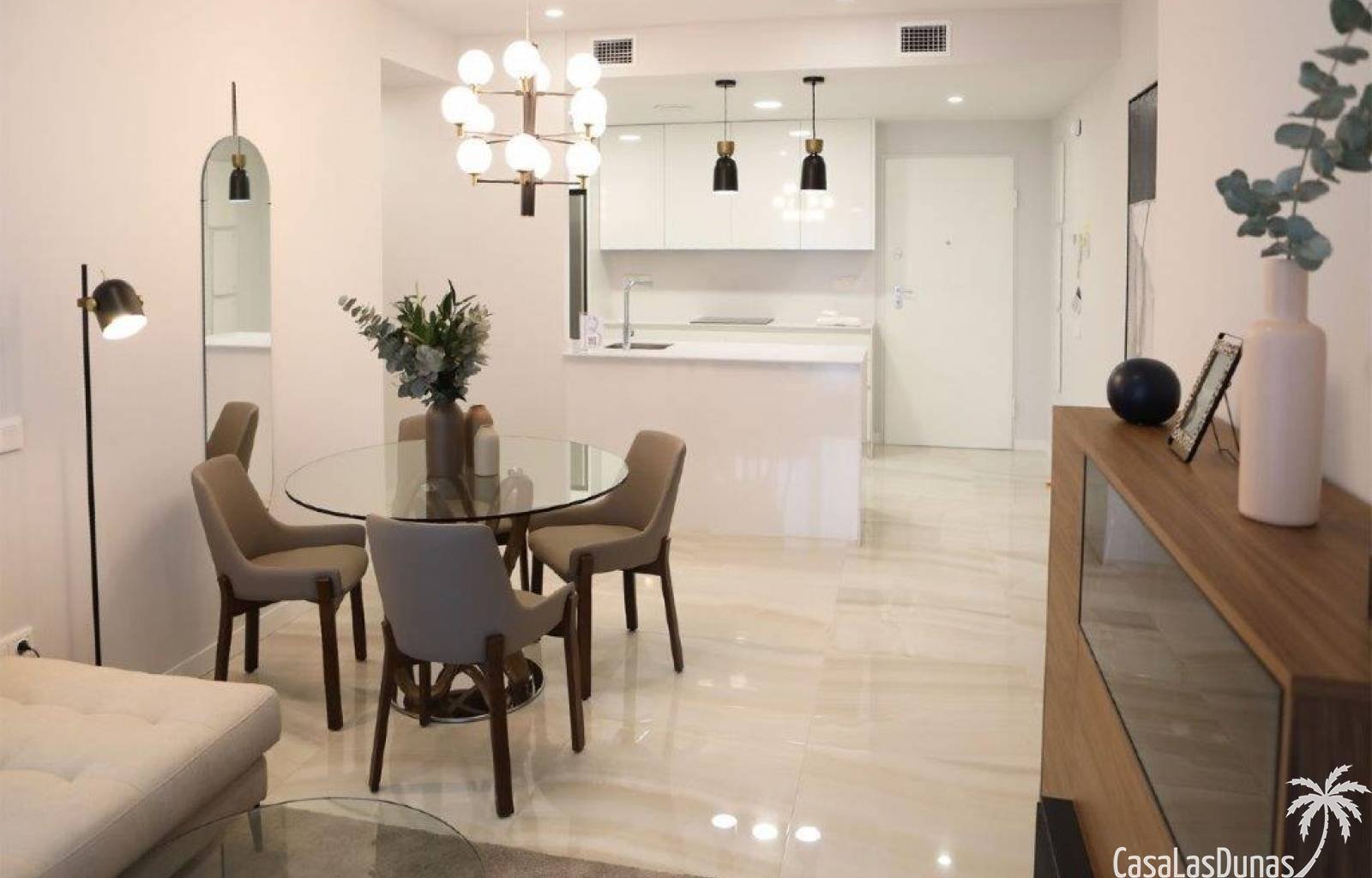  Haben Sie schon immer von einer wunderschönen Wohnung in Benidorm mit atemberaubendem Meerblick geträumt? Dies ist Ihre Chance, Ihren Traum wahr werd