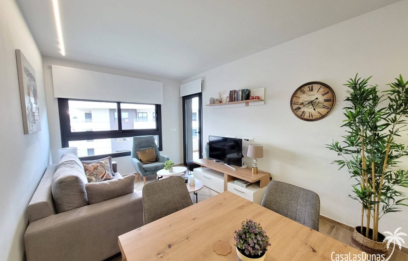  Wir bieten Ihnen eine komfortable und bestens ausgestattete Unterkunft, ideal für einen erholsamen Urlaub oder als dauerhafter Wohnsitz. Das Objekt b