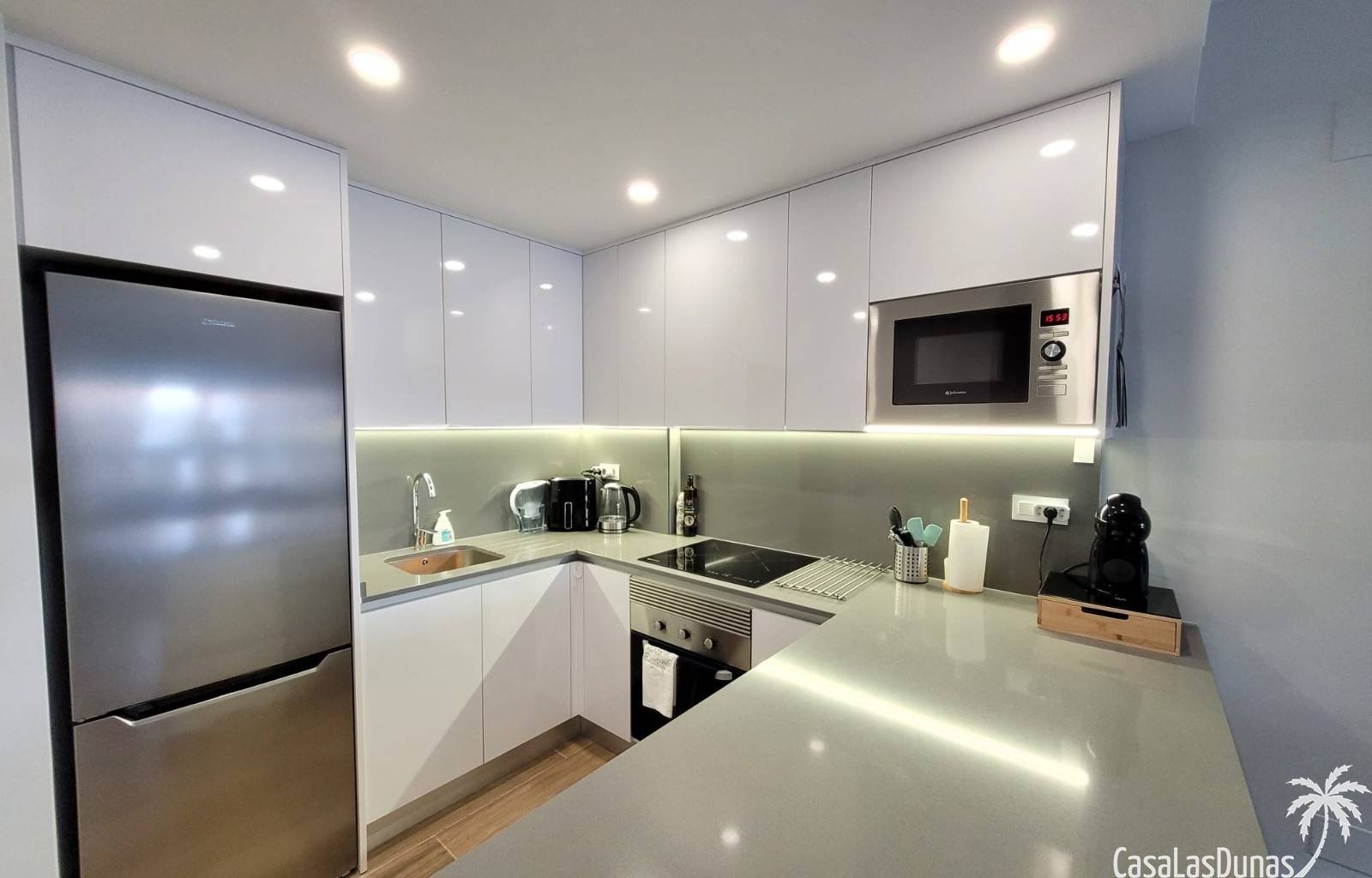  Wir bieten Ihnen eine komfortable und bestens ausgestattete Unterkunft, ideal für einen erholsamen Urlaub oder als dauerhafter Wohnsitz. Das Objekt b