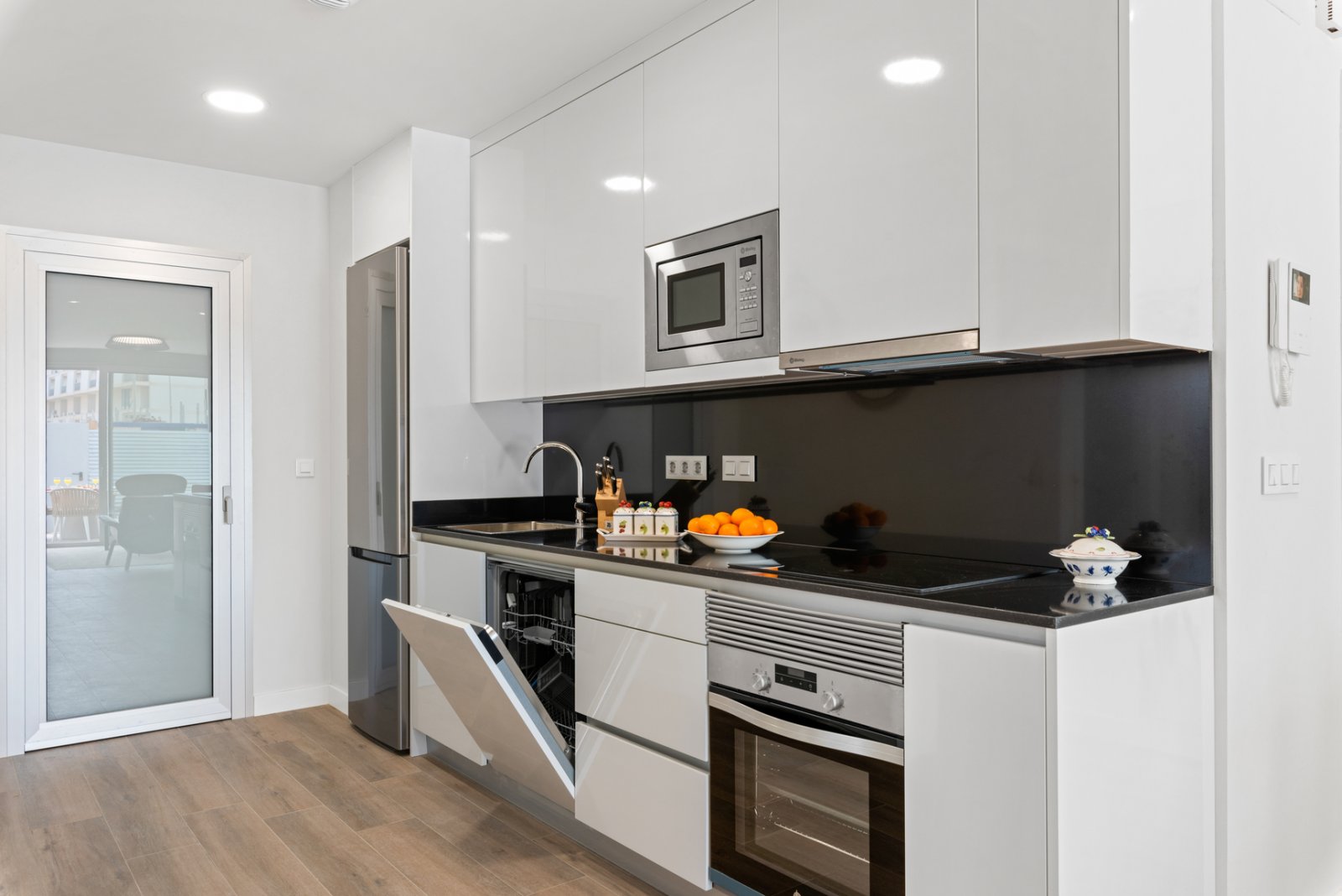  In der charmanten Stadt Orihuela gelegen, bietet diese exklusive Residenz eine Auswahl von 57 Immobilien, darunter Apartments, Erdgeschoss und Penthä