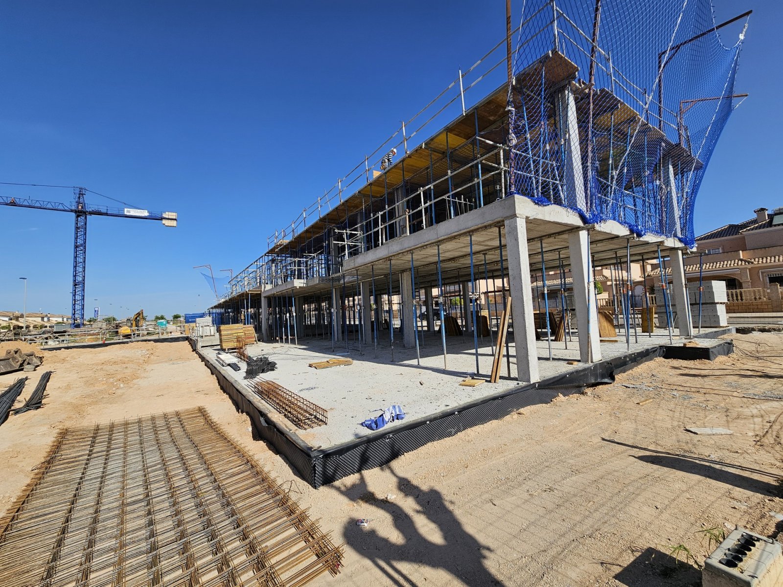  Gelegen im charmanten Torre de la Horadada, bietet diese exklusive Sammlung von 19 Immobilien eine Vielzahl von Wohnmöglichkeiten, die zu verschieden