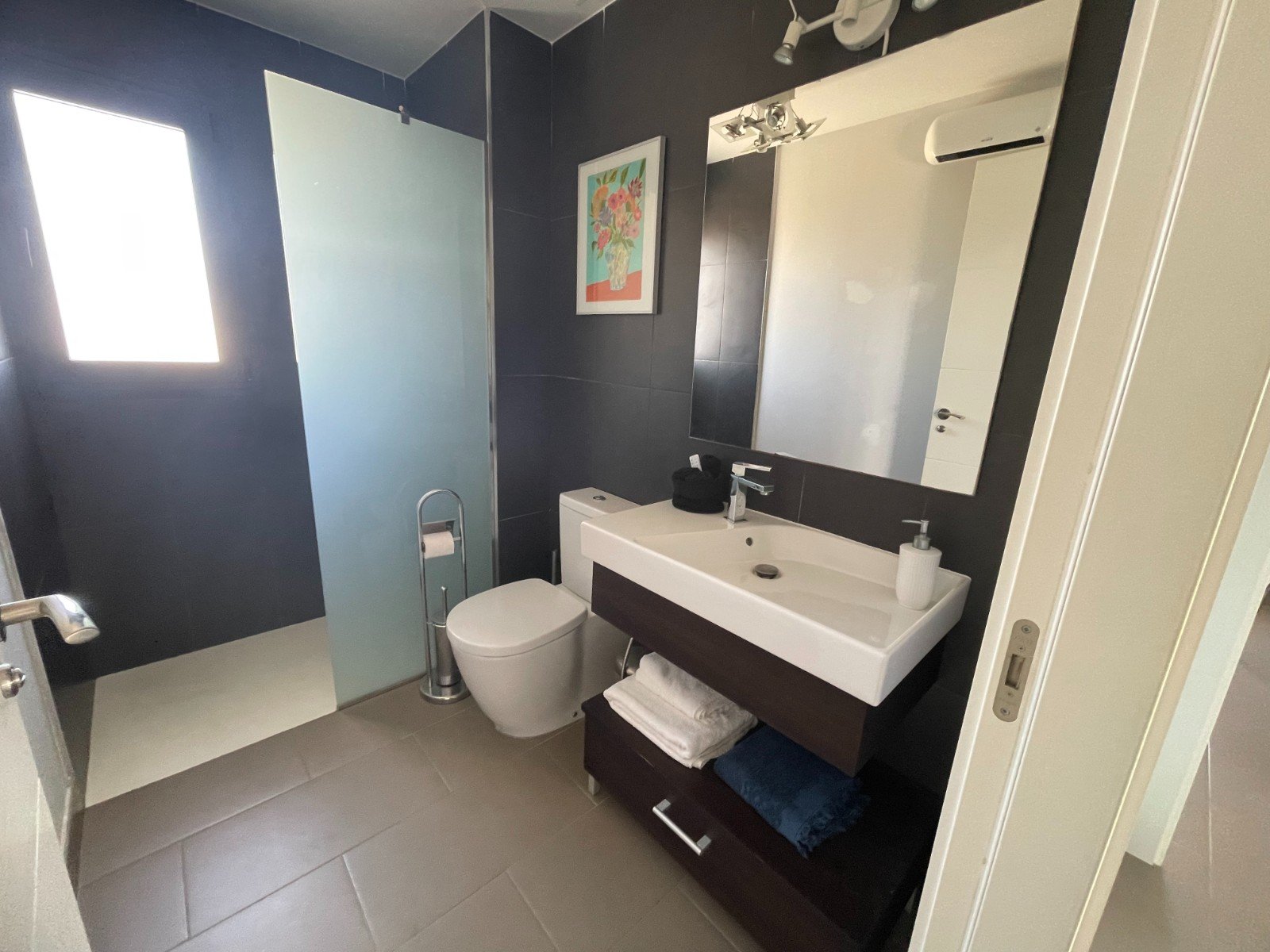   This South East Facing, Three Bedroom, Penthouse Duplex Apartment on Las Ramblas Golf is located on the edge of this prestigious golf course, also b