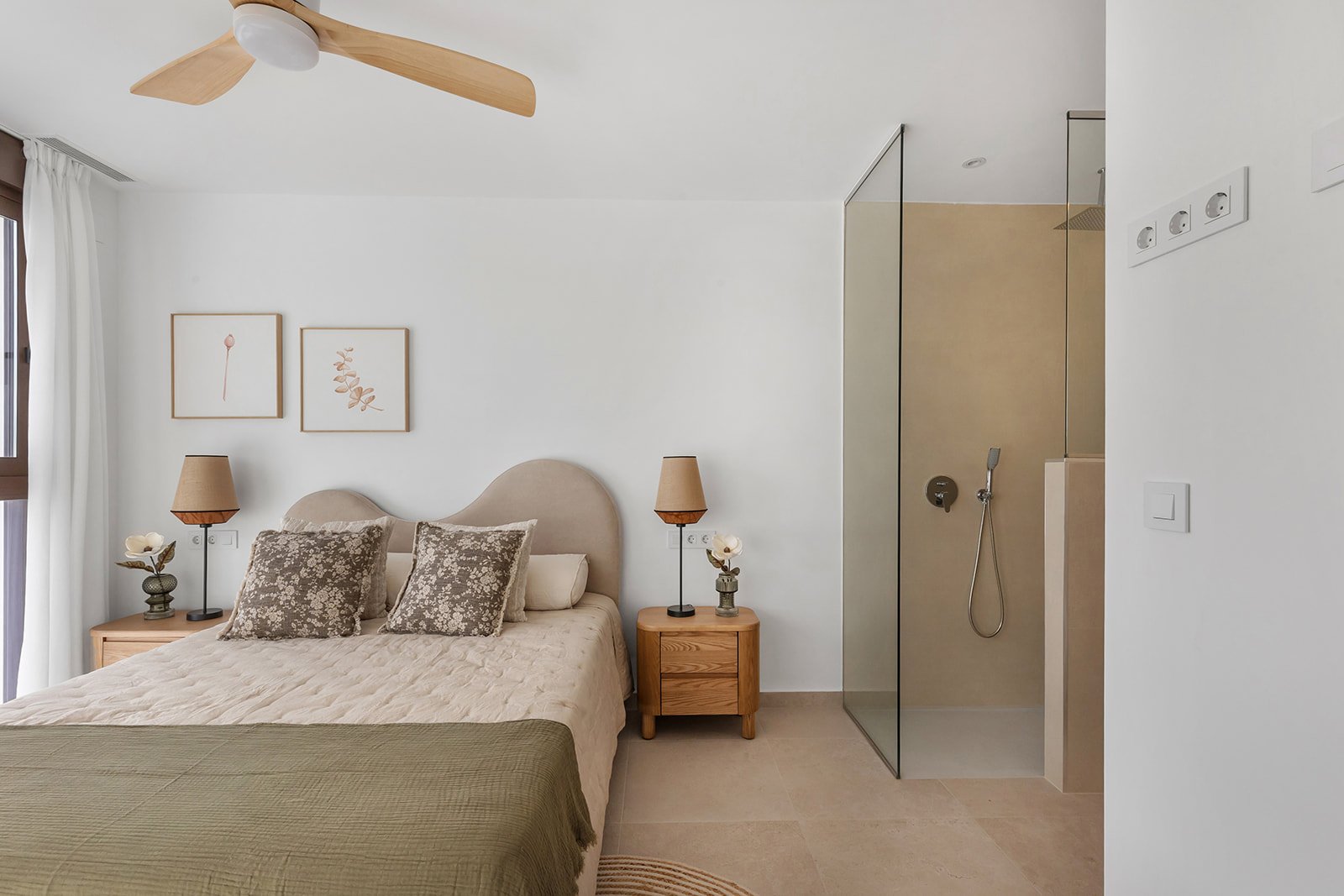  In der charmanten Stadt Los Alcázares gelegen, bietet diese Wohnanlage eine Auswahl von 22 Einheiten, darunter Wohnungen und Penthäuser. Für diejenig