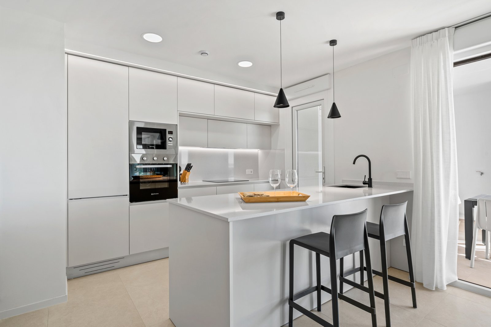  Im charmanten Ort Los Alcázares gelegen, bietet diese exklusive Wohnanlage eine Auswahl an Wohnungen und Penthäusern für diejenigen, die ein Zuhause 