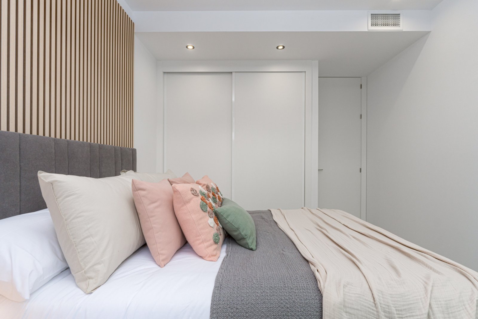  In der schönen Ortschaft Finestrat gelegen, bietet diese Wohnanlage eine Vielzahl von Wohnmöglichkeiten, die unterschiedlichen Bedürfnissen und Vorli