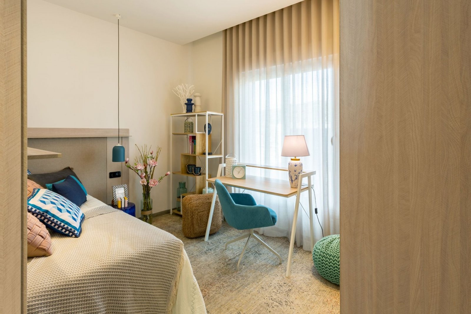  In der prestigeträchtigen Umgebung von La Finca Golf gelegen, bietet dieses Wohnensemble eine exklusive Auswahl von 10 Immobilien, darunter Apartment