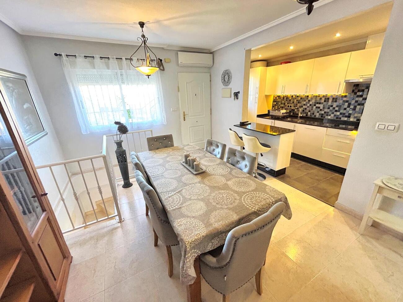   4 Bedroom Corner Townhouse, Villamartin, Orihuela Costa &amp;nbsp;Located in the prestigious Monte Golf Urbanisation with two communal pools, this c