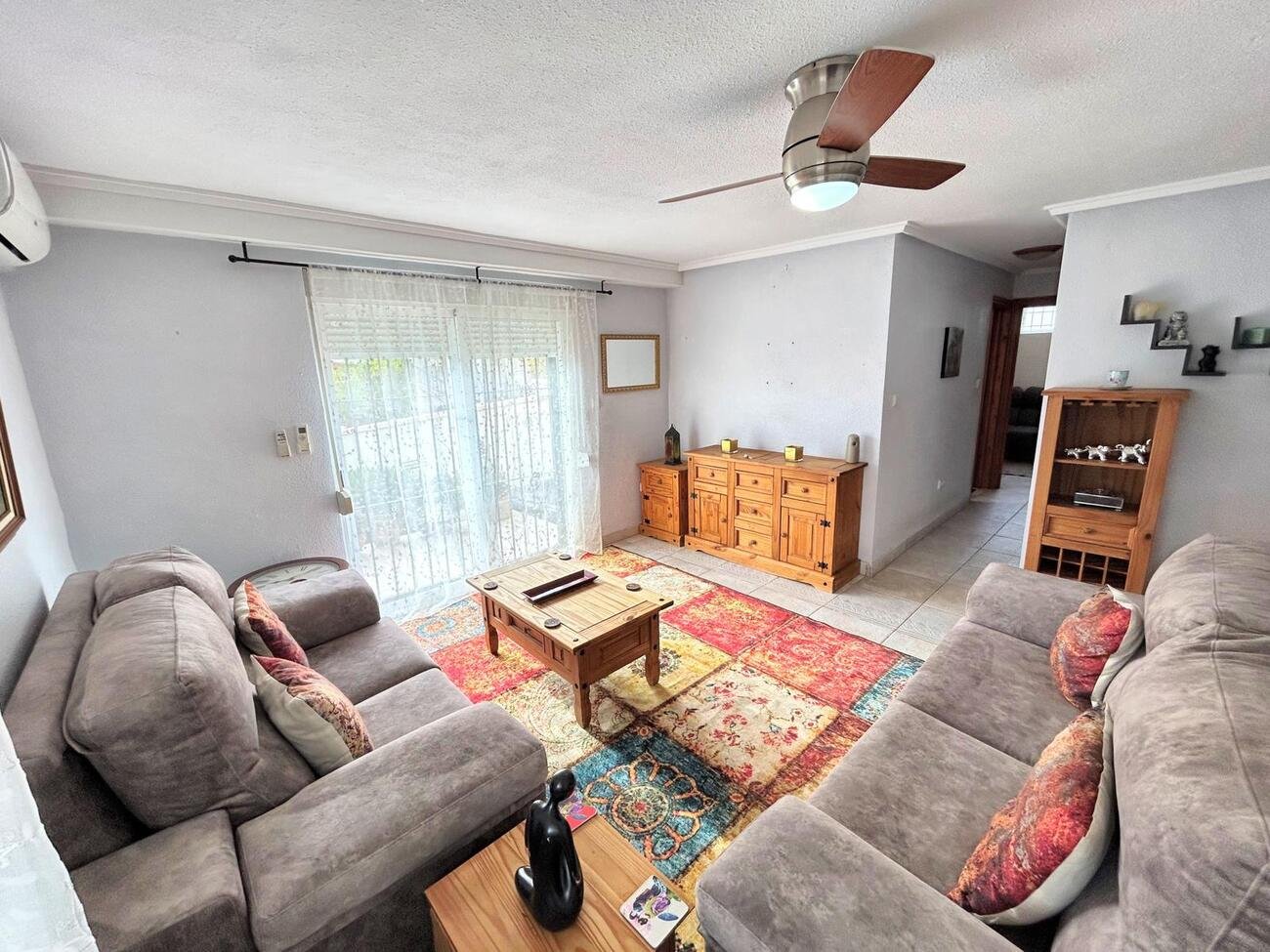   4 Bedroom Corner Townhouse, Villamartin, Orihuela Costa &amp;nbsp;Located in the prestigious Monte Golf Urbanisation with two communal pools, this c