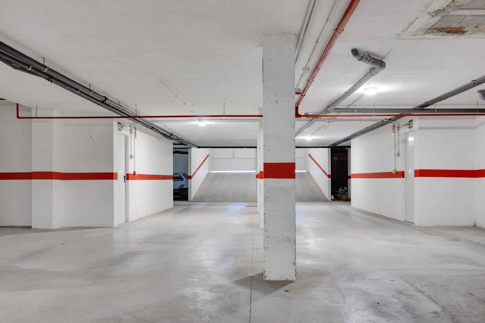  In der charmanten Ortschaft San Fulgencio gelegen, bietet diese Wohnanlage insgesamt 33 Wohnungen, die darauf ausgelegt sind, die Bedürfnisse derjeni