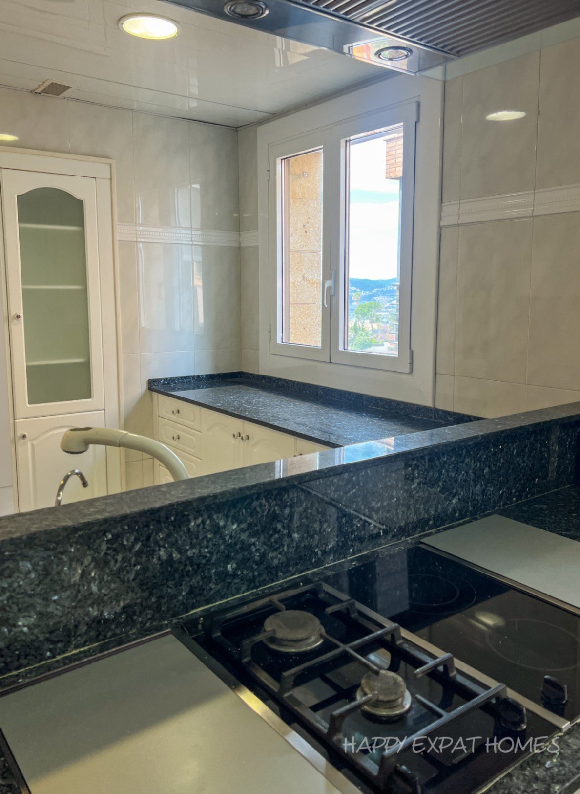 Beeindruckende 510m² Luxusvilla in der Nähe internationaler SchulenErleben Sie unvergleichlichen Raum, Komfort und Privatsphäre in dieser prächtigen 