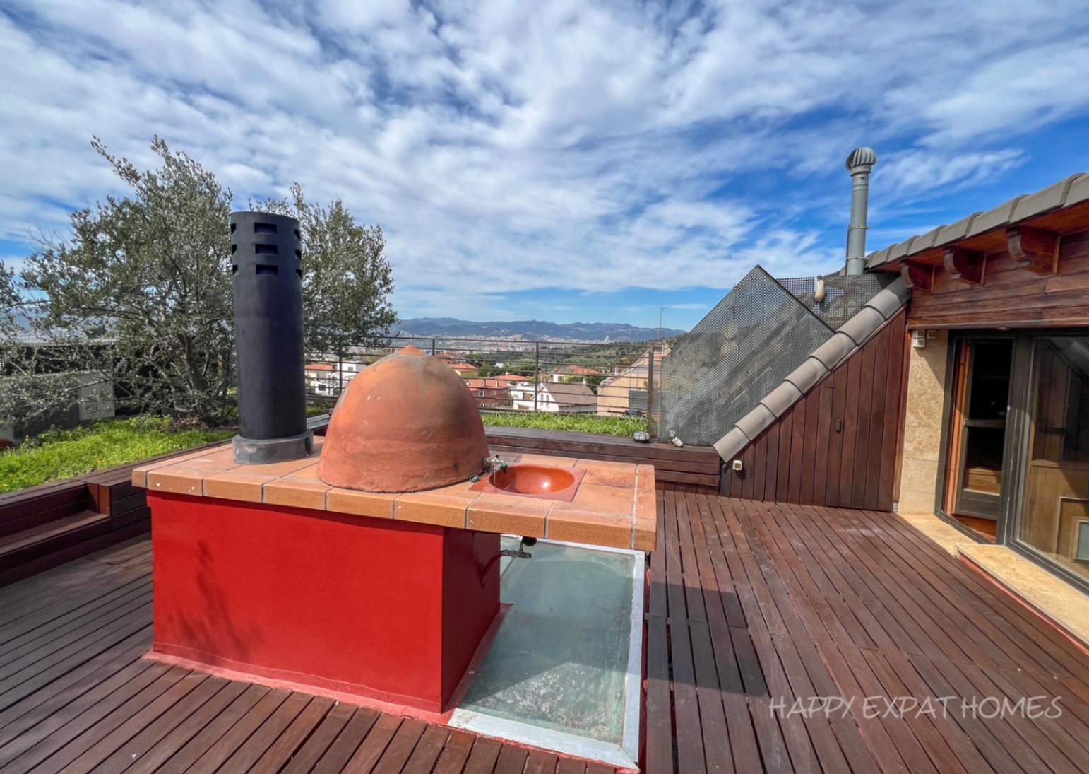 Beeindruckende 510m² Luxusvilla in der Nähe internationaler SchulenErleben Sie unvergleichlichen Raum, Komfort und Privatsphäre in dieser prächtigen 