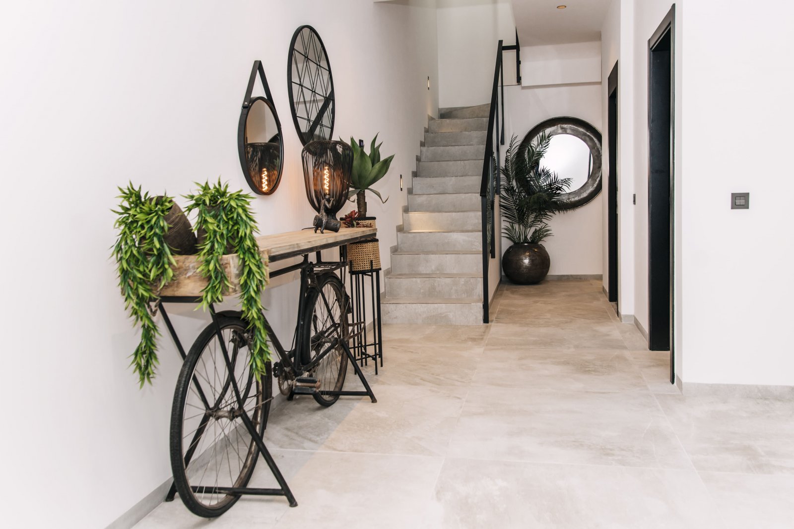  In der charmanten Stadt Rojales gelegen, bietet diese exklusive Sammlung von Villen ein einzigartiges Wohnerlebnis. Mit nur fünf verfügbaren Immobili