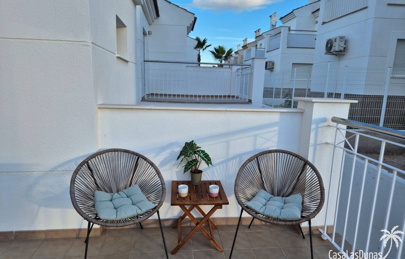  Willkommen in der Casa Bajo el Sol! Dieses wunderschöne Haus ist der perfekte Urlaubsort für alle, die Komfort und Bequemlichkeit suchen. Das charman