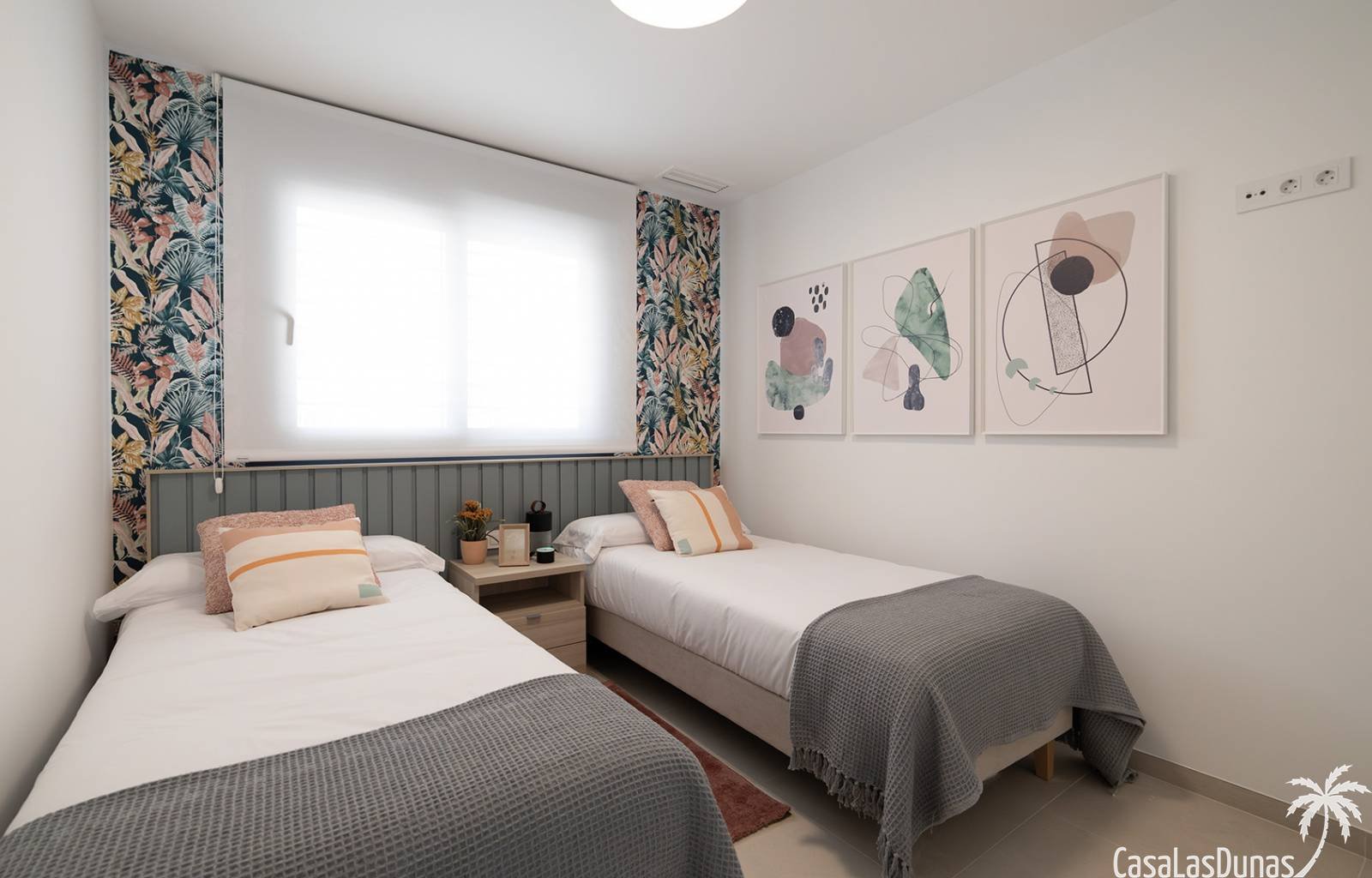  Nur wenige Gehminuten vom Strand entfernt, inmitten der Natur und dennoch in unmittelbarer Nähe zu allen Annehmlichkeiten: Dieses exklusive Neubaupro