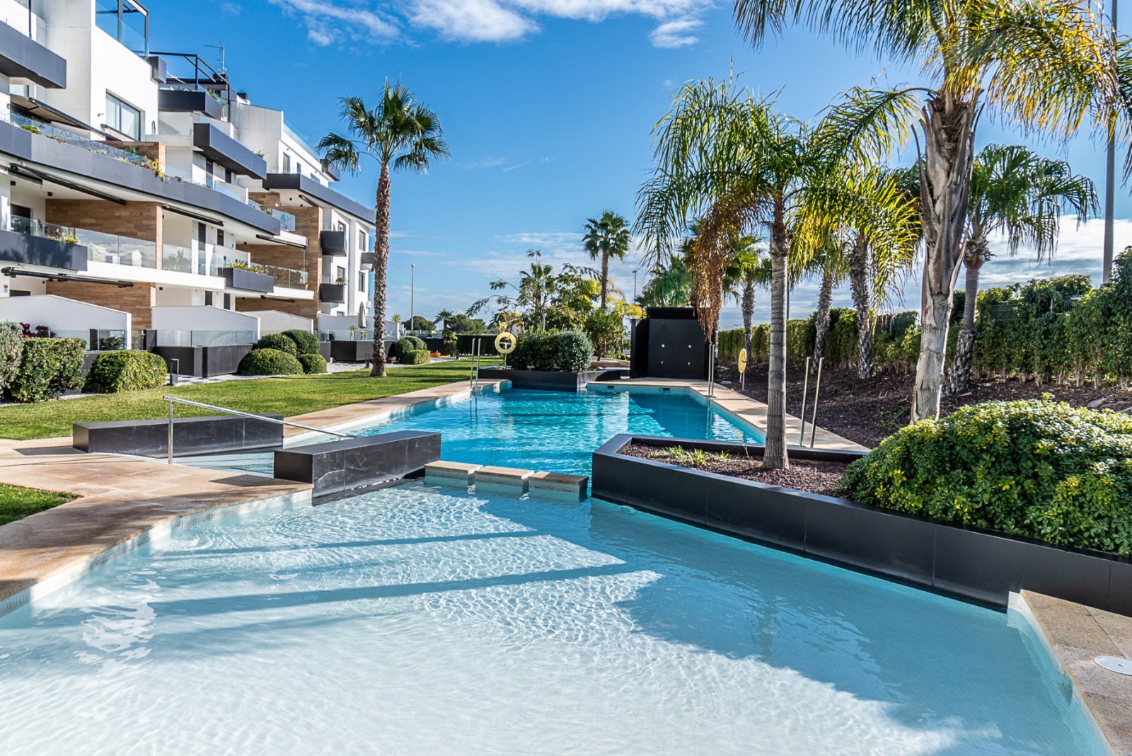  Dieses außergewöhnliche Duplex-Penthouse im exklusiven Muna Spa &amp; Resort in Los Dolses bietet eine seltene Kombination aus Luxus, Großzügigkeit u