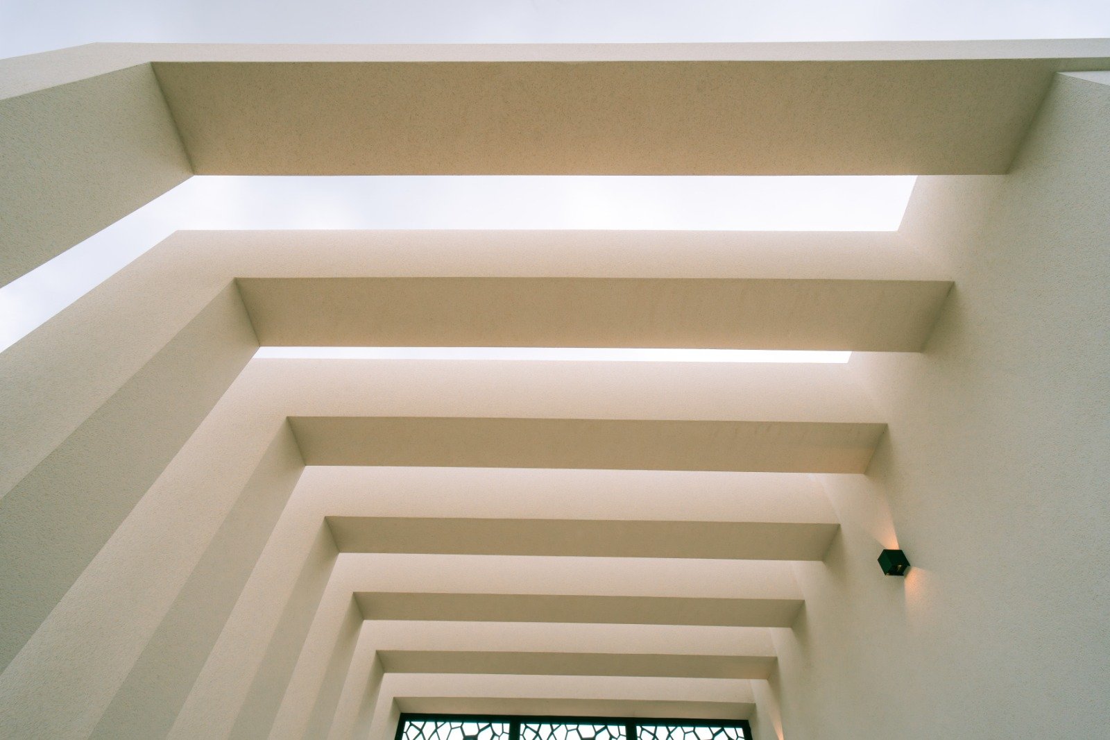  Im charmanten Ort El Pinós gelegen, bietet diese exklusive unabhängige Immobilie eine ruhige und einladende Umgebung. Sie wurde für diejenigen entwor