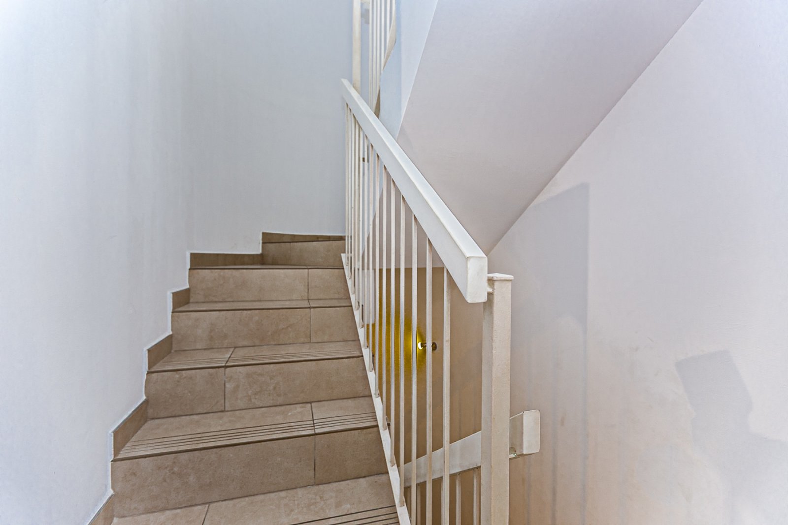  Wir präsentieren diese wunderschöne freistehende Villa in der Urbanisation La Marina, San Fulgencio (Alicante), einer sehr gefragten Wohngegend mit i