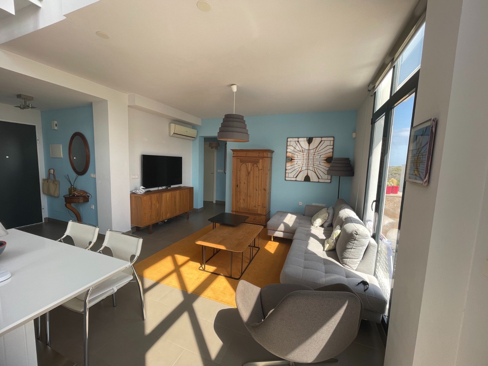   This South East Facing, Three Bedroom, Penthouse Duplex Apartment on Las Ramblas Golf is located on the edge of this prestigious golf course, also b