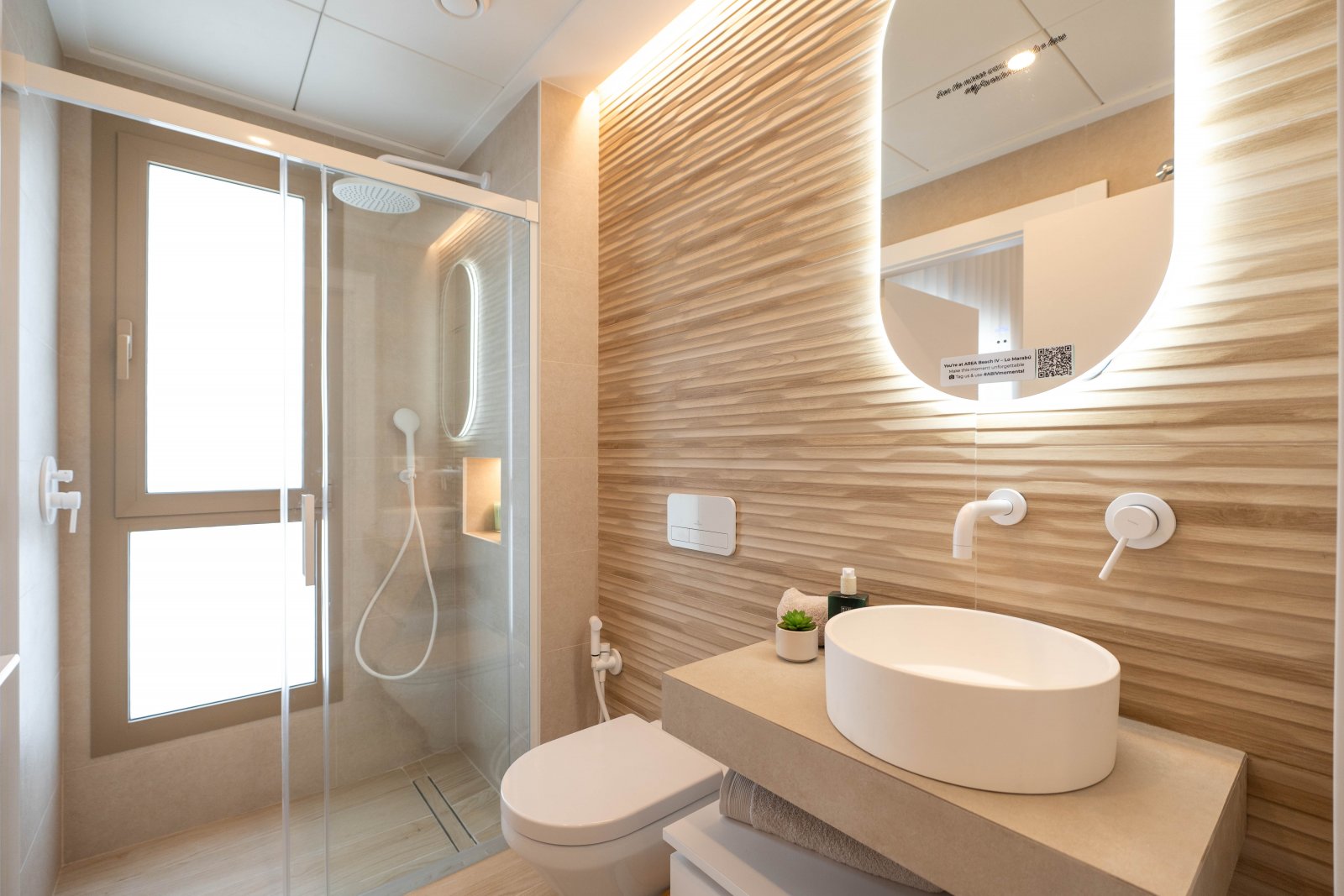  In der charmanten Stadt Los Alcázares gelegen, bietet diese exklusive Sammlung von 19 Reihenhäusern einen privilegierten Lebensstil. Für diejenigen e