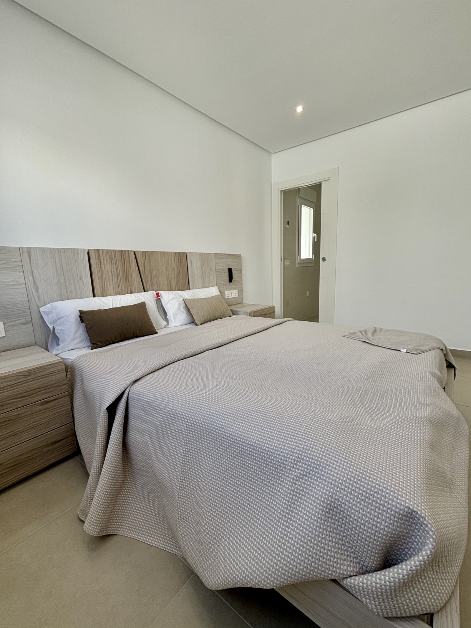  Im charmanten Ort Benijófar gelegen, bietet diese exklusive Kollektion von 8 unabhängigen Häusern eine ideale Umgebung für diejenigen, die Ruhe und K