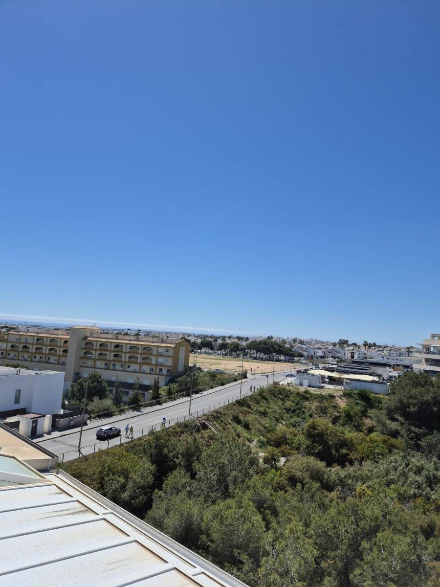  Entdecken Sie gehobenes mediterranes Wohnen in diesem wunderschön gepflegten Penthouse-Apartment mit Südwestausrichtung in der begehrten Wohnanlage G