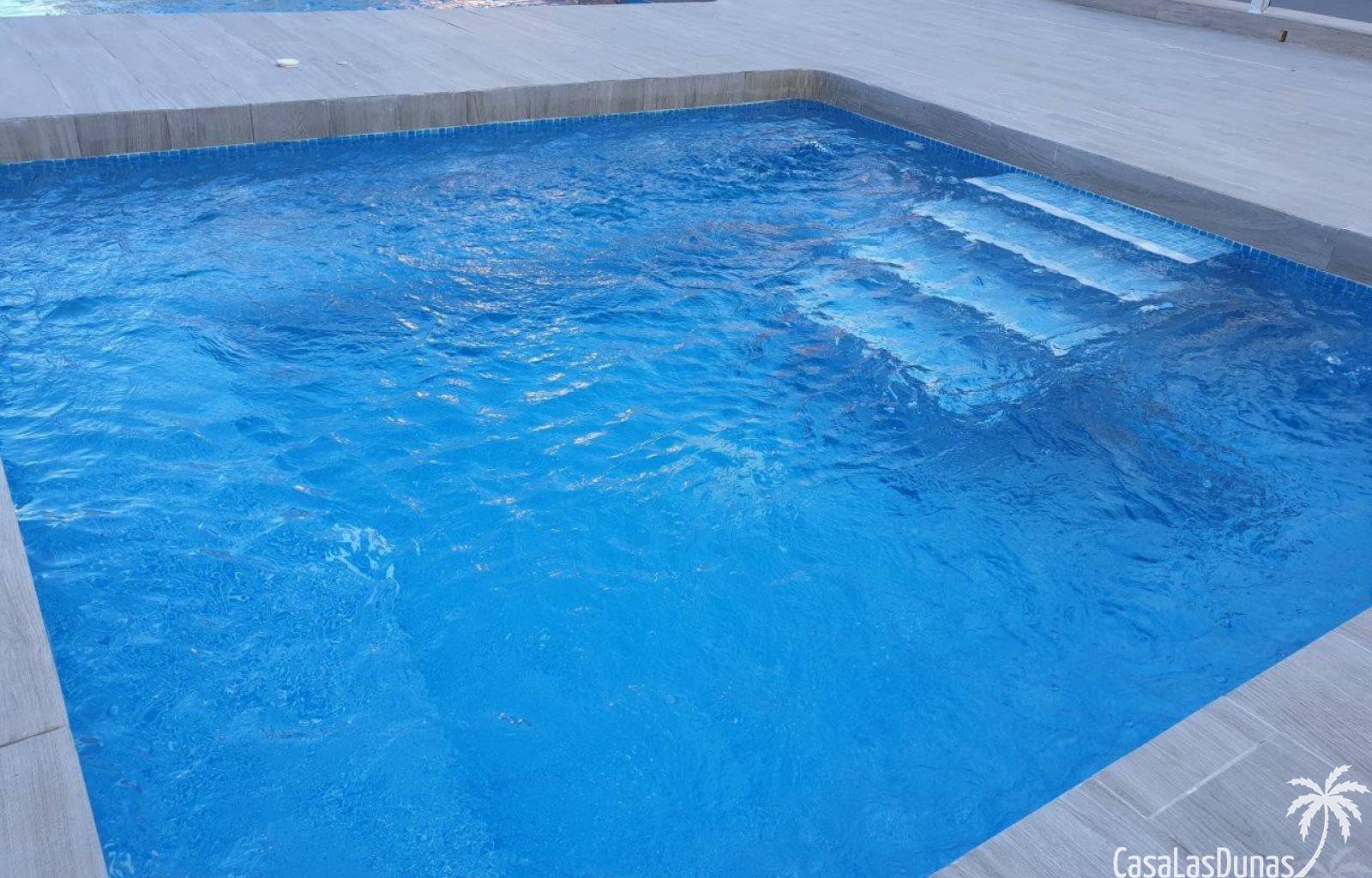  Diese schönen, sehr kompletten Wohnungen in Villamartin befinden sich im Bau. Die Ausstattung beinhaltet: voll installierte Klimaanlage, Weißwarenpak